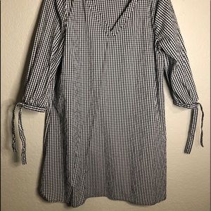 Black and white gingham pattern dress